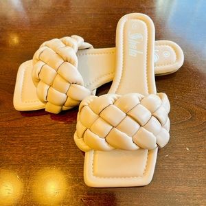 Brand New Nude Sandals!